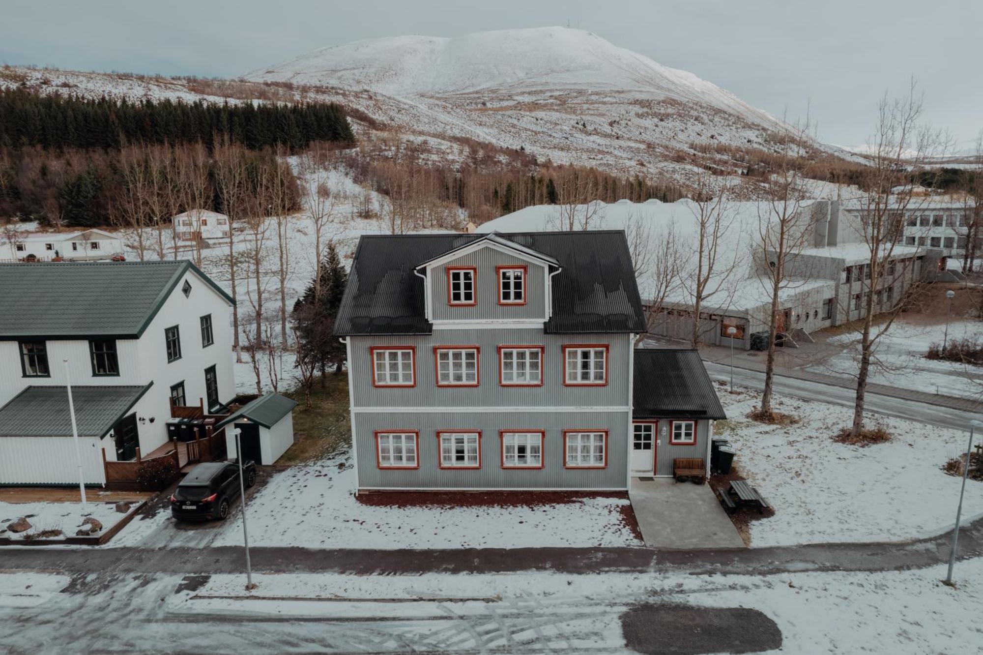 Gamli Skolinn Húsavík Exterior foto