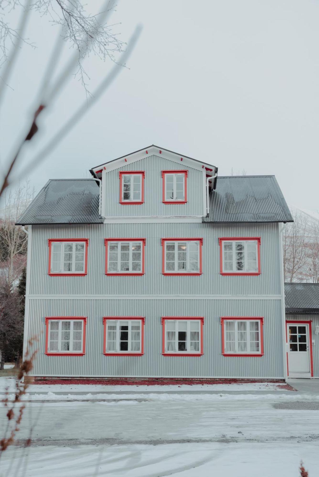 Gamli Skolinn Húsavík Exterior foto