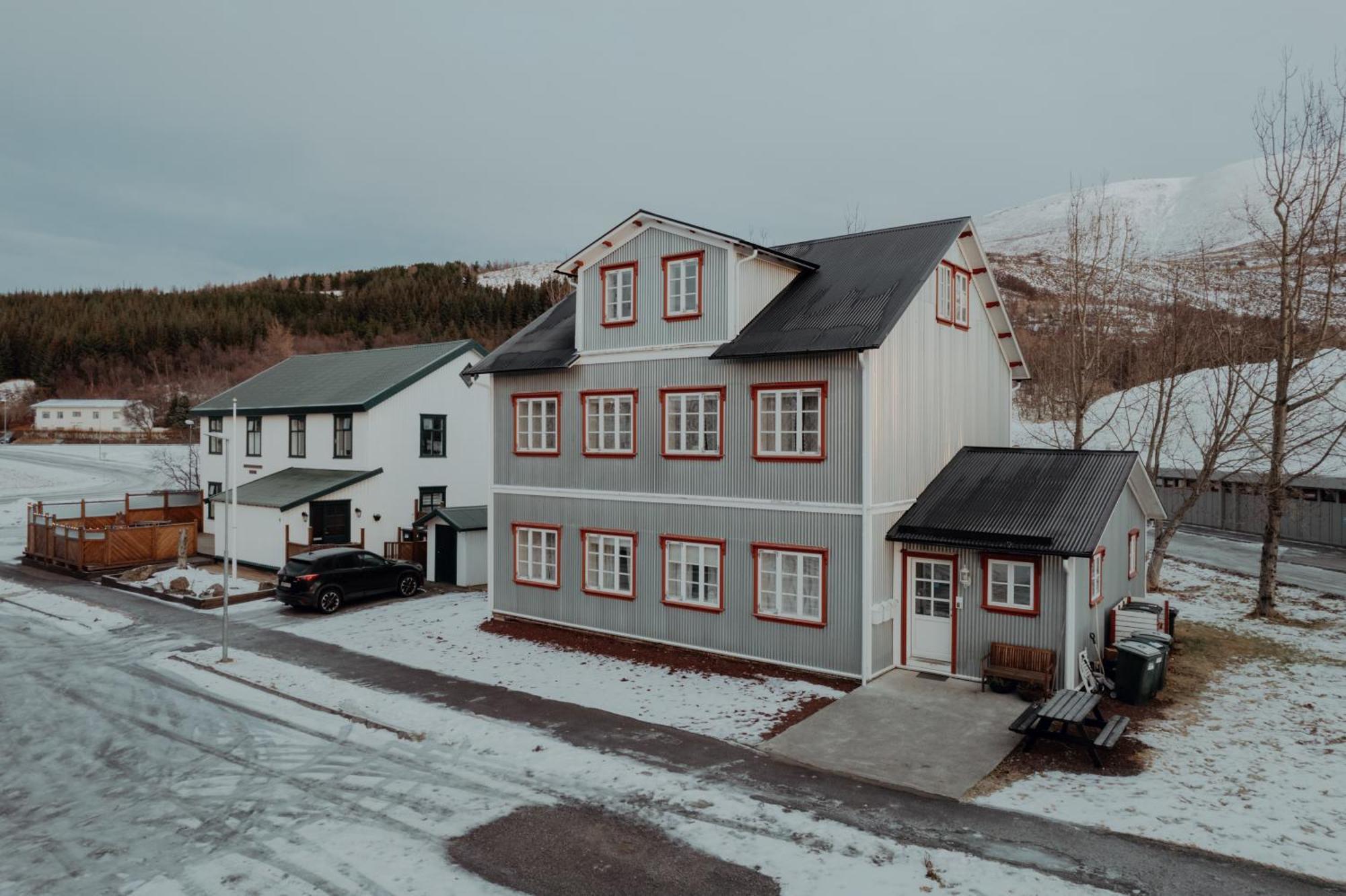 Gamli Skolinn Húsavík Exterior foto