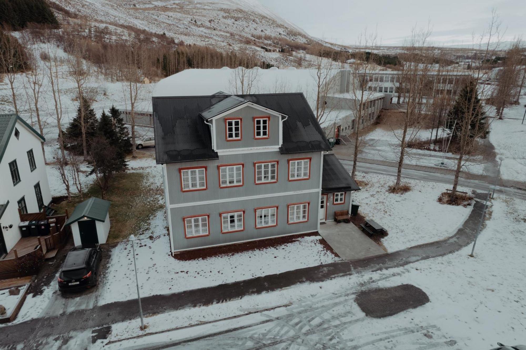Gamli Skolinn Húsavík Exterior foto