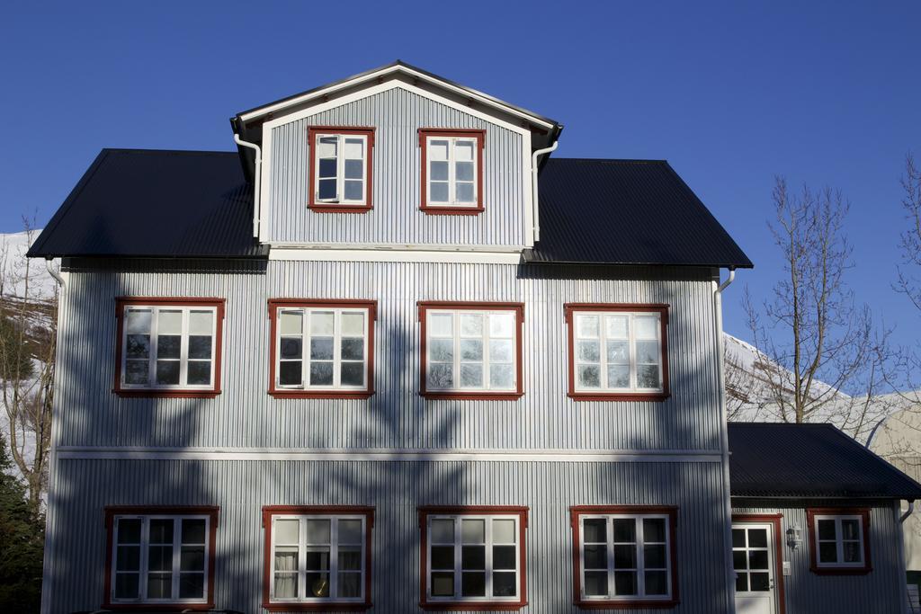 Gamli Skolinn Húsavík Exterior foto